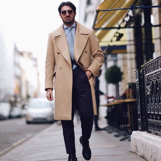 С чем носить темно-серый галстук в клетку мужчине