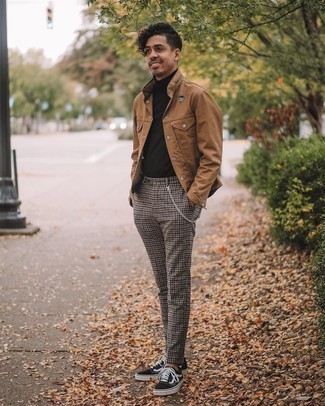 С чем носить темно-серые шерстяные брюки чинос в клетку