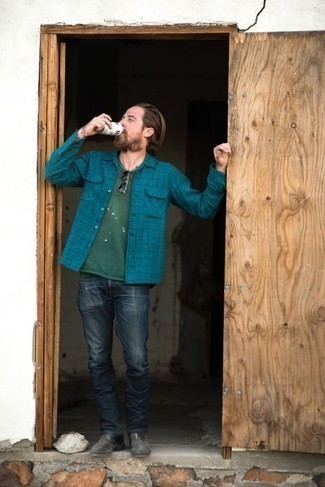 Какие джинсы носить с темно-серыми ботинками челси мужчине