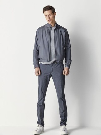 Какие бомберы носить с темно-серыми брюками чинос