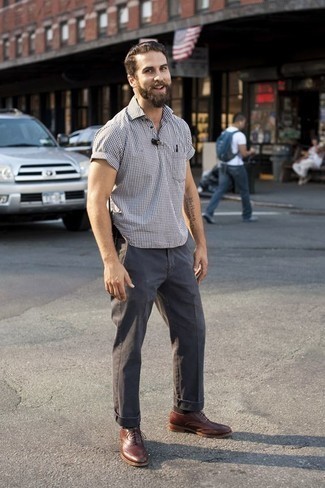 Какие броги носить с темно-серыми брюками чинос