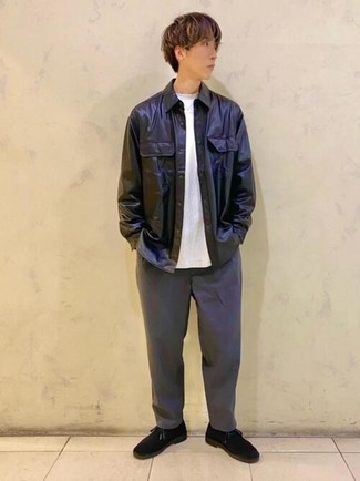 Какие ботинки дезерты носить с темно-серыми брюками чинос