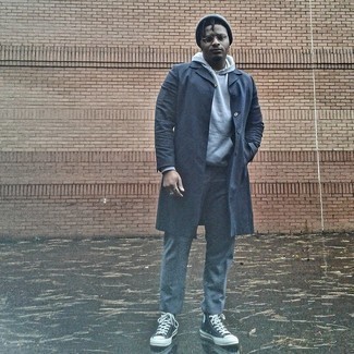 Какие дождевики носить с темно-серыми брюками чинос