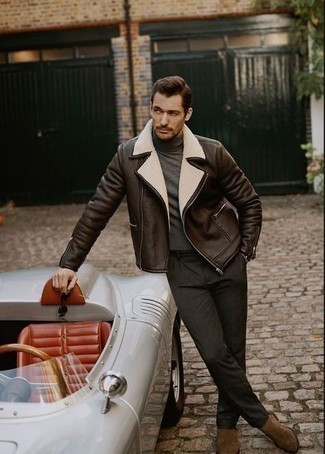 Какие короткие дубленки носить с темно-серыми брюками чинос