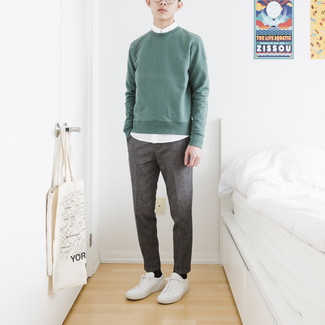 Какие свитшоты носить с темно-серыми брюками чинос