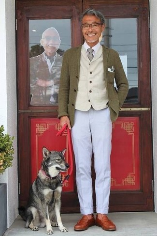 Какие жилеты носить с темно-серыми брюками чинос