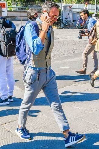 Какие жилеты носить с темно-серыми брюками чинос