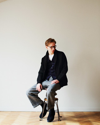 Какие жилеты носить с темно-серыми брюками чинос