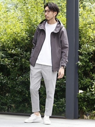 Какие ветровки носить с темно-серыми брюками чинос