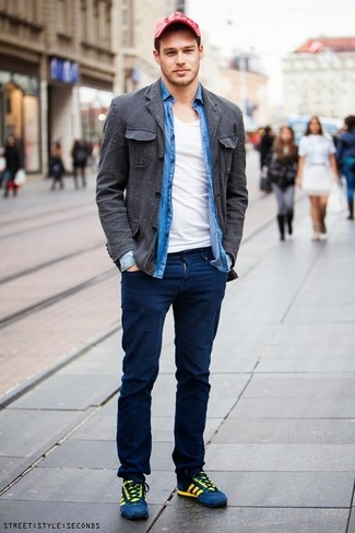 С чем носить темно-серую хлопковую куртку-рубашку мужчине