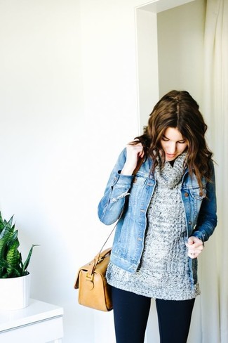 С чем носить темно-серый свитер с хомутом женщине