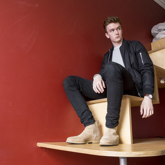 Какие бомберы носить с темно-серым свитером с круглым вырезом мужчине