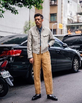 Какие лоферы носить с темно-серой джинсовой курткой мужчине