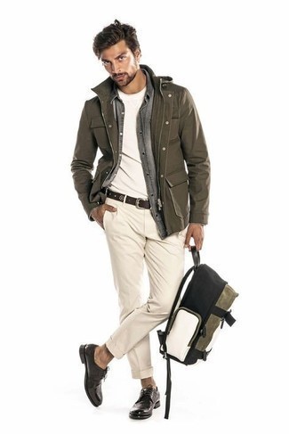 С чем носить темно-серую джинсовую рубашку мужчине