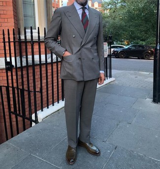 Какие туфли дерби носить с темно-серым двубортным пиджаком