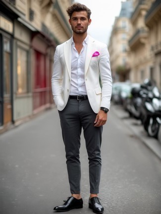 С чем носить темно-серые классические брюки мужчине