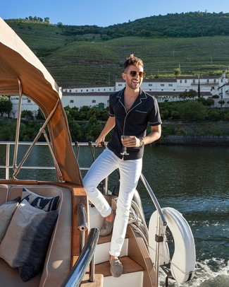 С чем носить темно-серые мокасины мужчине