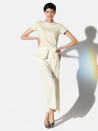 С чем носить темно-серые туфли на плоской подошве