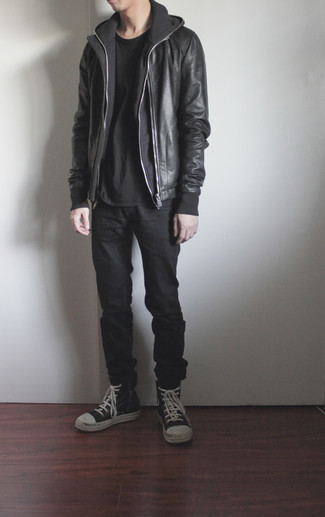 Какие бомберы носить с темно-серым худи мужчине