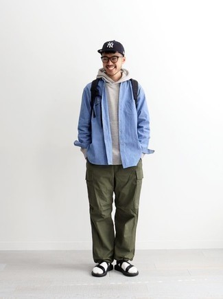 Какие брюки карго носить с темно-серым худи