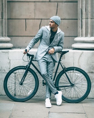 Какие костюмы носить с темно-серым худи