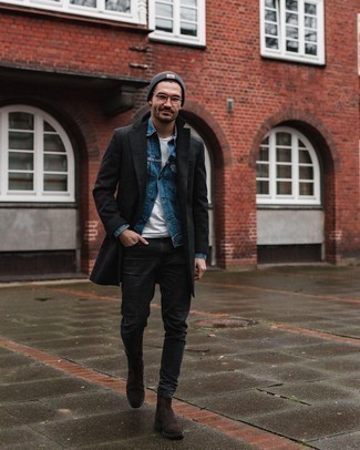 Как носить темно-серые джинсы с темно-серым длинным пальто