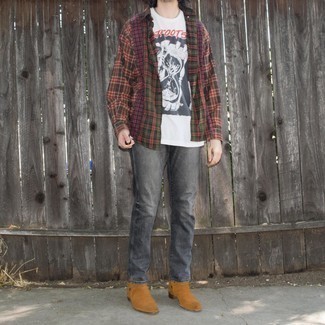 Какие ботинки челси носить с темно-серыми джинсами мужчине