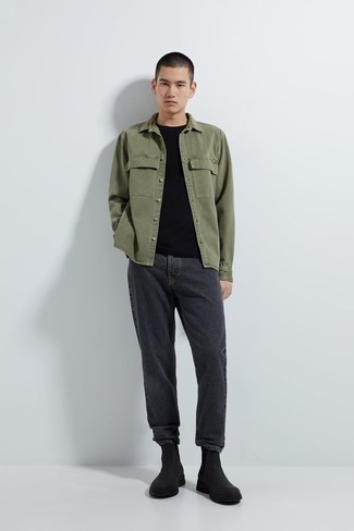 С чем носить темно-серые джинсы мужчине