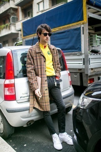 Какие длинные пальто носить с темно-серыми джинсами