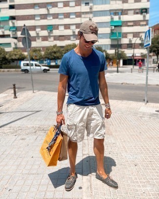 С чем носить темно-серые кожаные топсайдеры