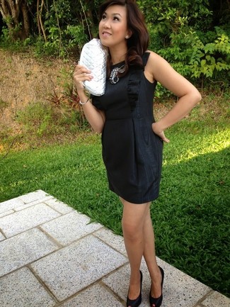 С чем носить темно-серый кожаный клатч