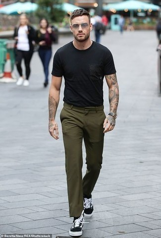 С чем носить темно-серые кожаные часы мужчине