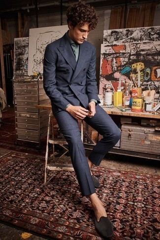 Какие костюмы носить с темно-серыми лоферами