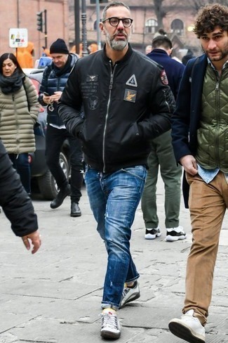 Какие бомберы носить с темно-серыми низкими кедами мужчине