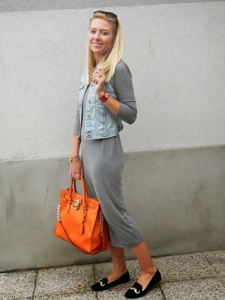 Какие безрукавки носить с темно-серым платьем-макси