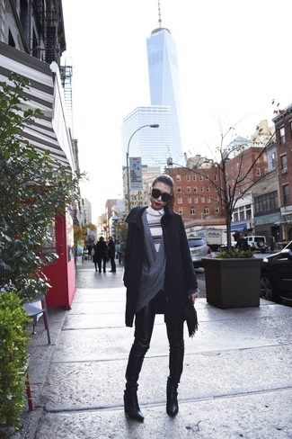 Какое пальто носить с темно-серым открытым кардиганом женщине