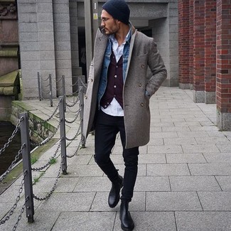 Какие майки носить с темно-серым длинным пальто