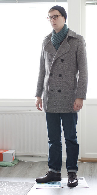 Какие джинсы носить с темно-серым полупальто