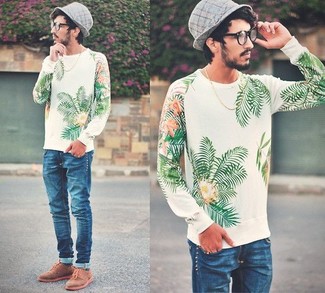 С чем носить темно-серую шляпу в шотландскую клетку мужчине