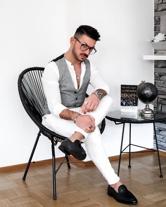 С чем носить темно-серый жилет в шотландскую клетку