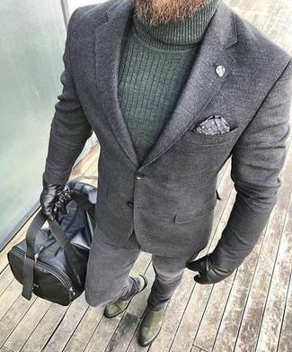 С чем носить темно-серый нагрудный платок с принтом