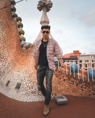 С чем носить темно-серые рваные джинсы мужчине