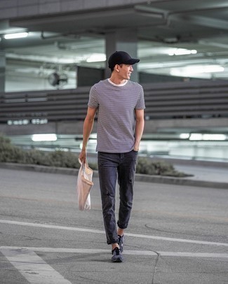 С чем носить темно-серые рваные джинсы мужчине