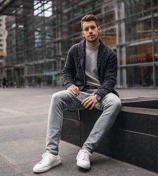 С чем носить темно-серый кардиган с отложным воротником мужчине