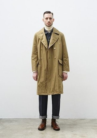 Какие водолазки носить с темно-серой курткой-рубашкой мужчине