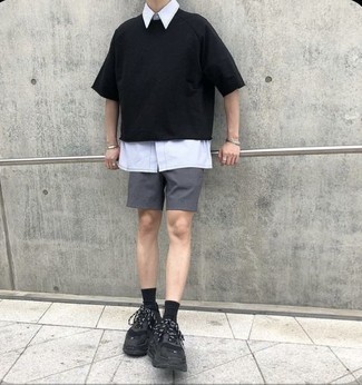 С чем носить темно-серые шорты мужчине