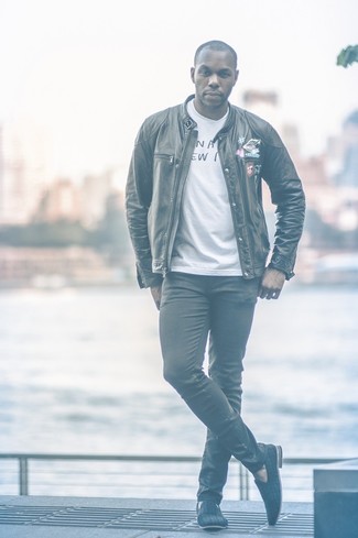 С чем носить темно-серые слипоны мужчине