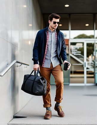 С чем носить темно-серые носки мужчине