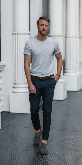 С чем носить темно-серые замшевые туфли дерби