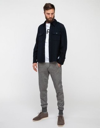 С чем носить темно-серые замшевые туфли дерби